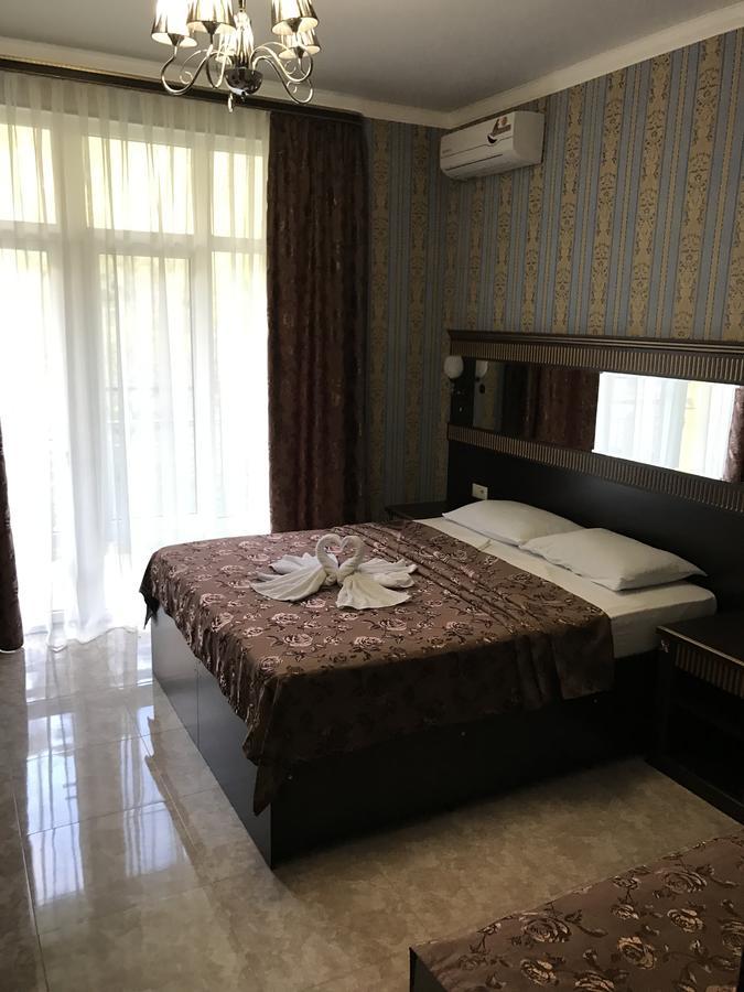 Hotel Danelyan Pizunda Extérieur photo