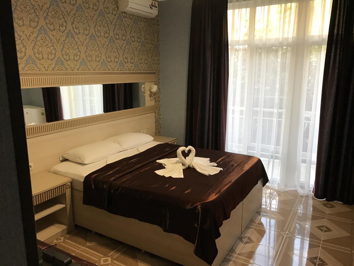 Hotel Danelyan Pizunda Extérieur photo