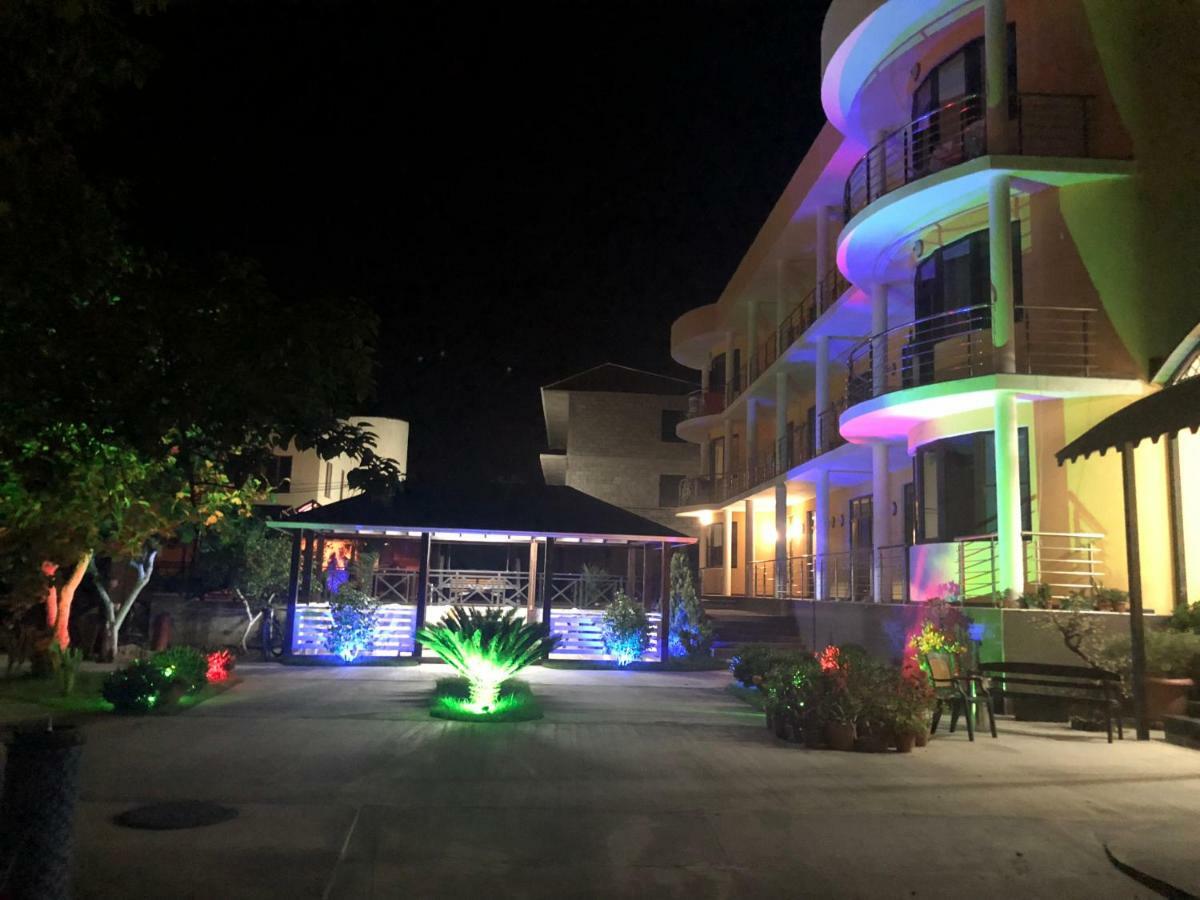 Hotel Danelyan Pizunda Extérieur photo